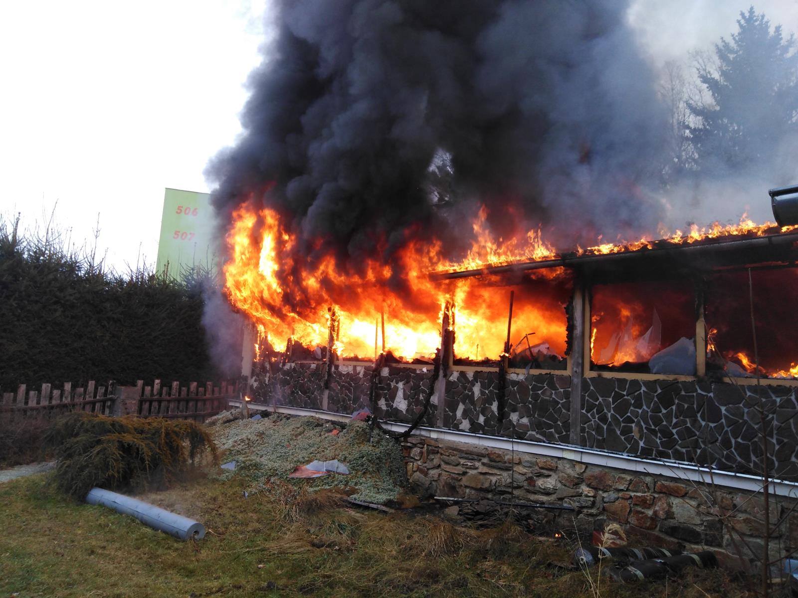 Požár rodinného domu, Zliv - 13. 1. 2022 (10).jpg