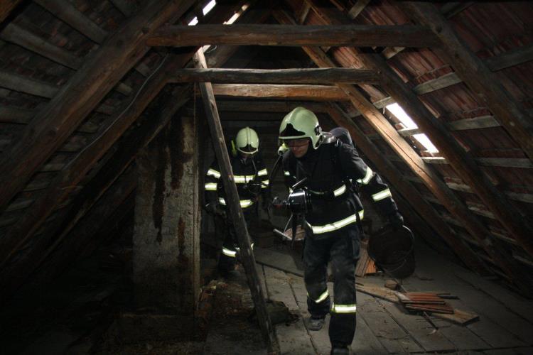 Požár sazí v komínu 3.jpg