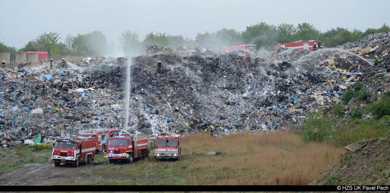 Požár skládka (1).jpg