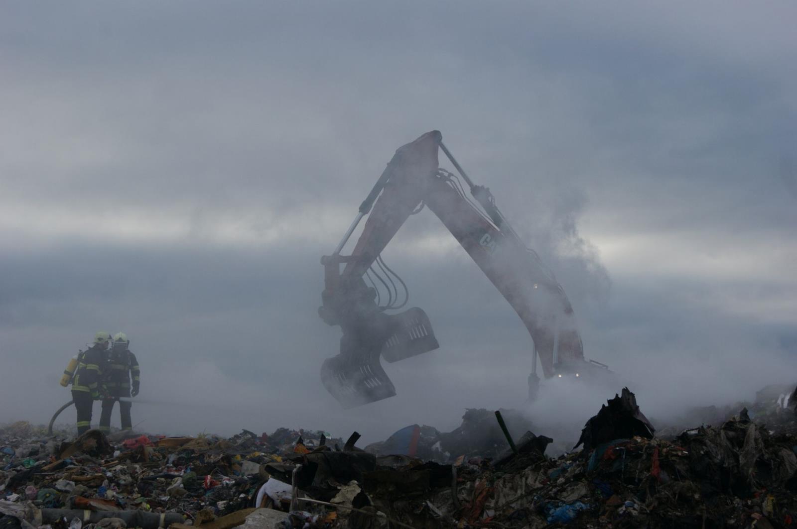 Požár skládka Želechovice (23).JPG