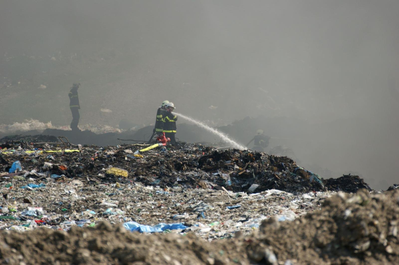 Požár skládky Celio (7).JPG