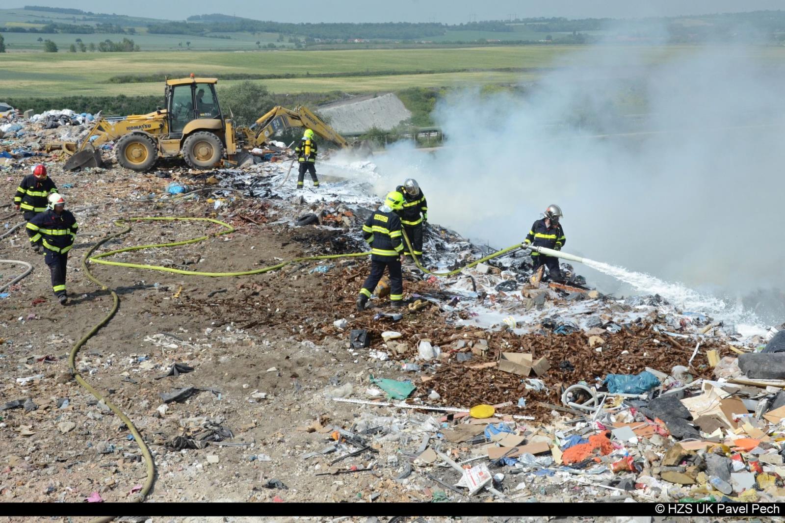 Požár skládky Siřejovice 3.jpg