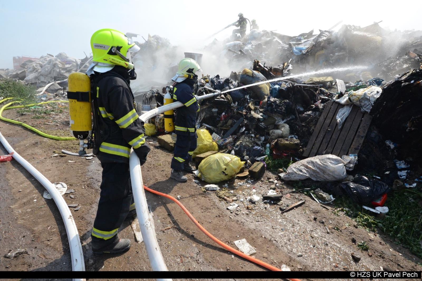 Požár skládky Siřejovice 8.jpg