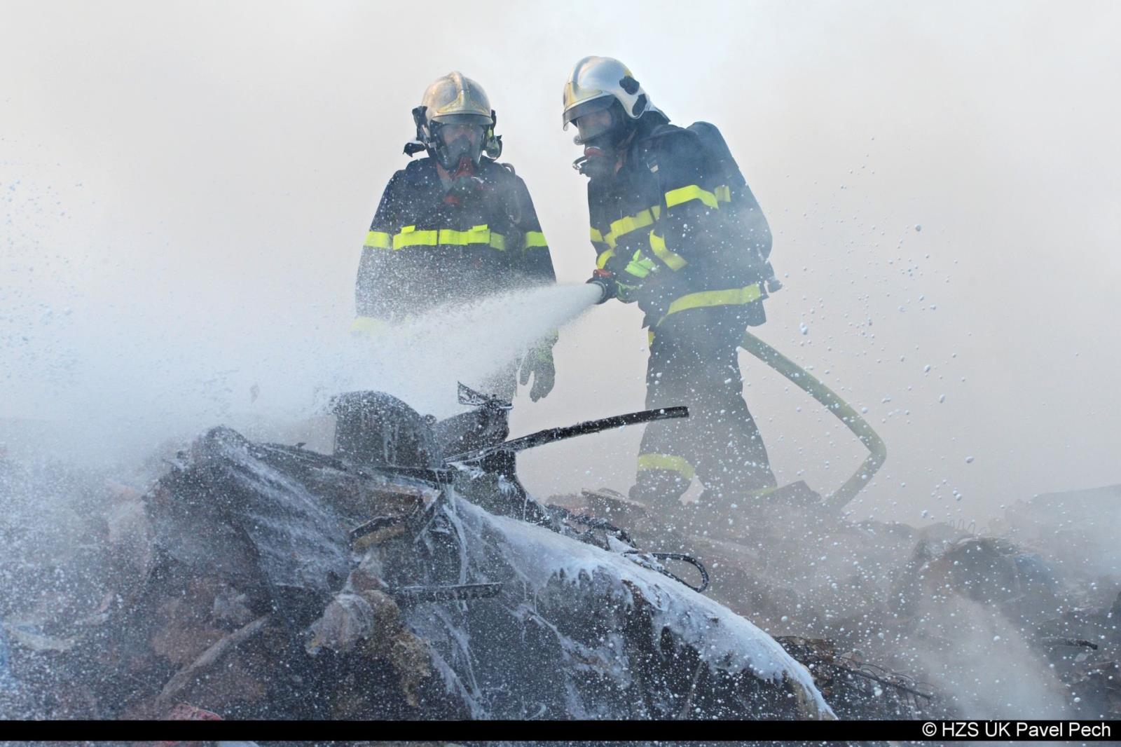 Požár skládky Siřejovice 9.jpg