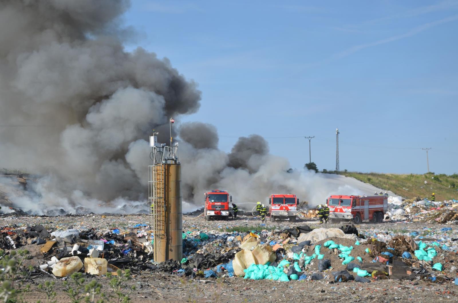 Požár skládky Tušimice (1).JPG