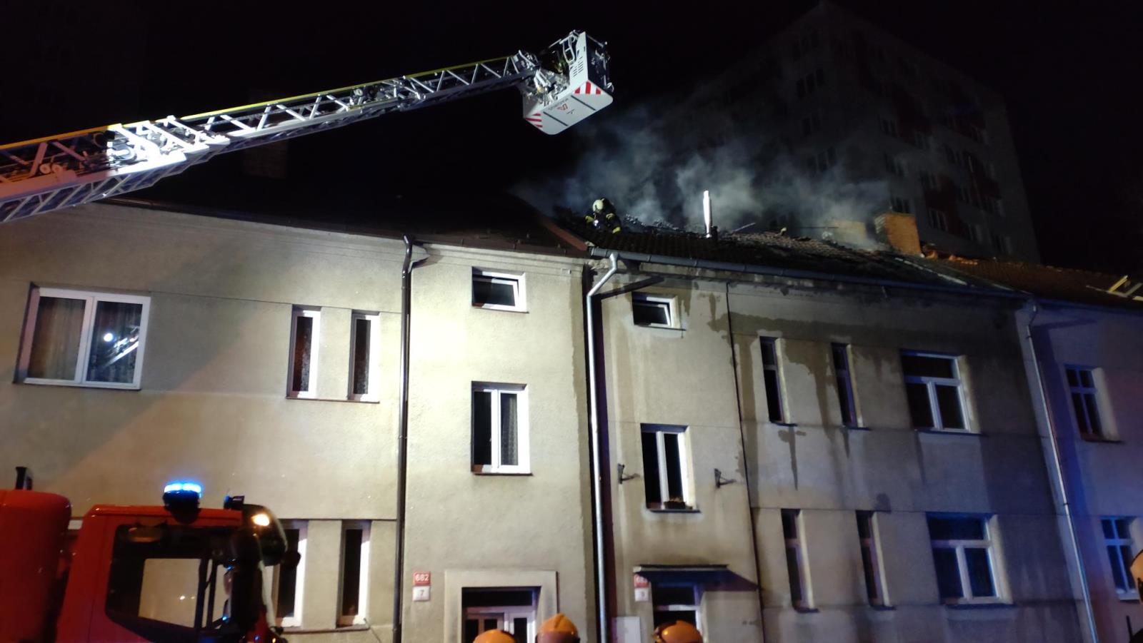 Požár střechy, České Budějovice - 9. 1. 2022 (2).JPG
