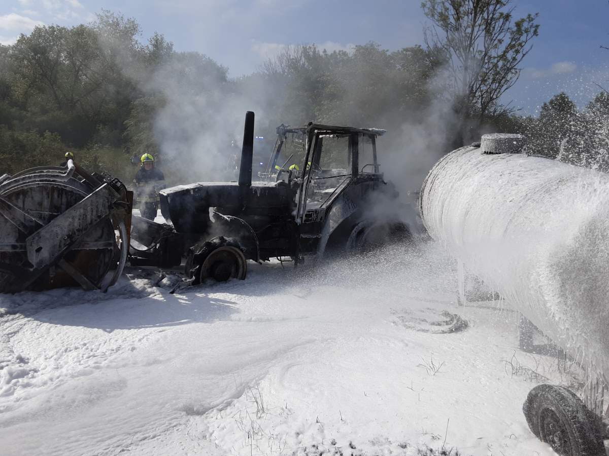 Požár traktoru (1).jpg
