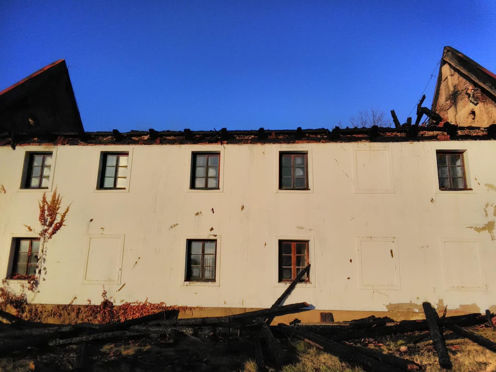 Požár usedlosti, Ratiboř - 29. 10. 2021 (4).jpg