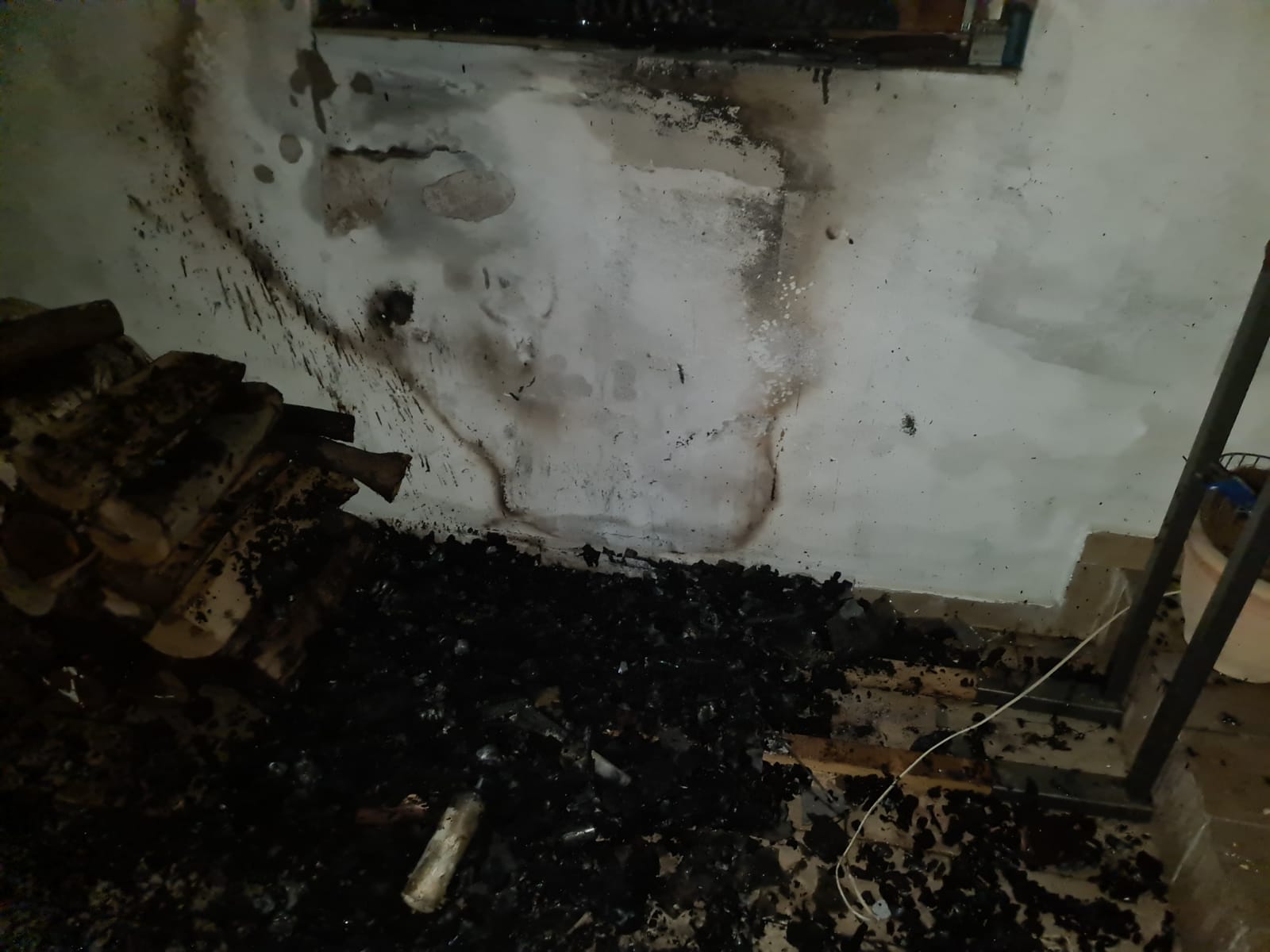 Požár ve strojovně, Strmilov - 8. 7. 2021 (2).jpg