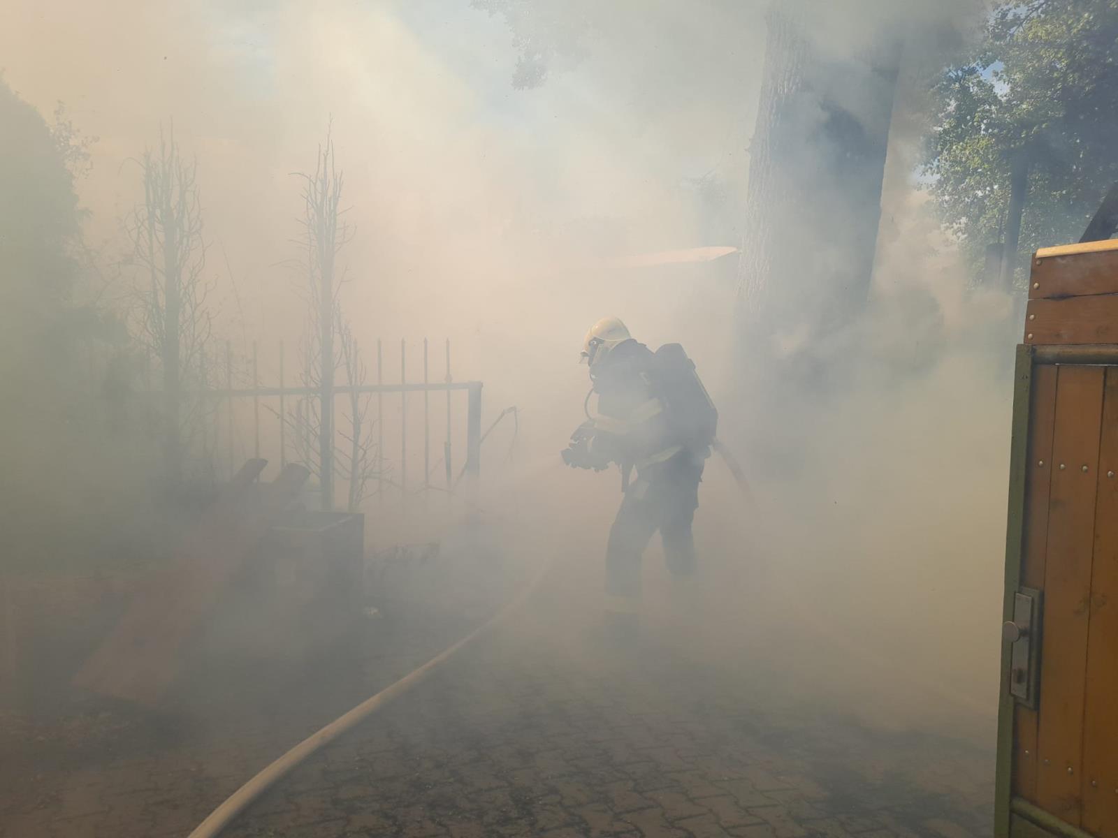 Požár zahradní chatky Louny (1).jpg