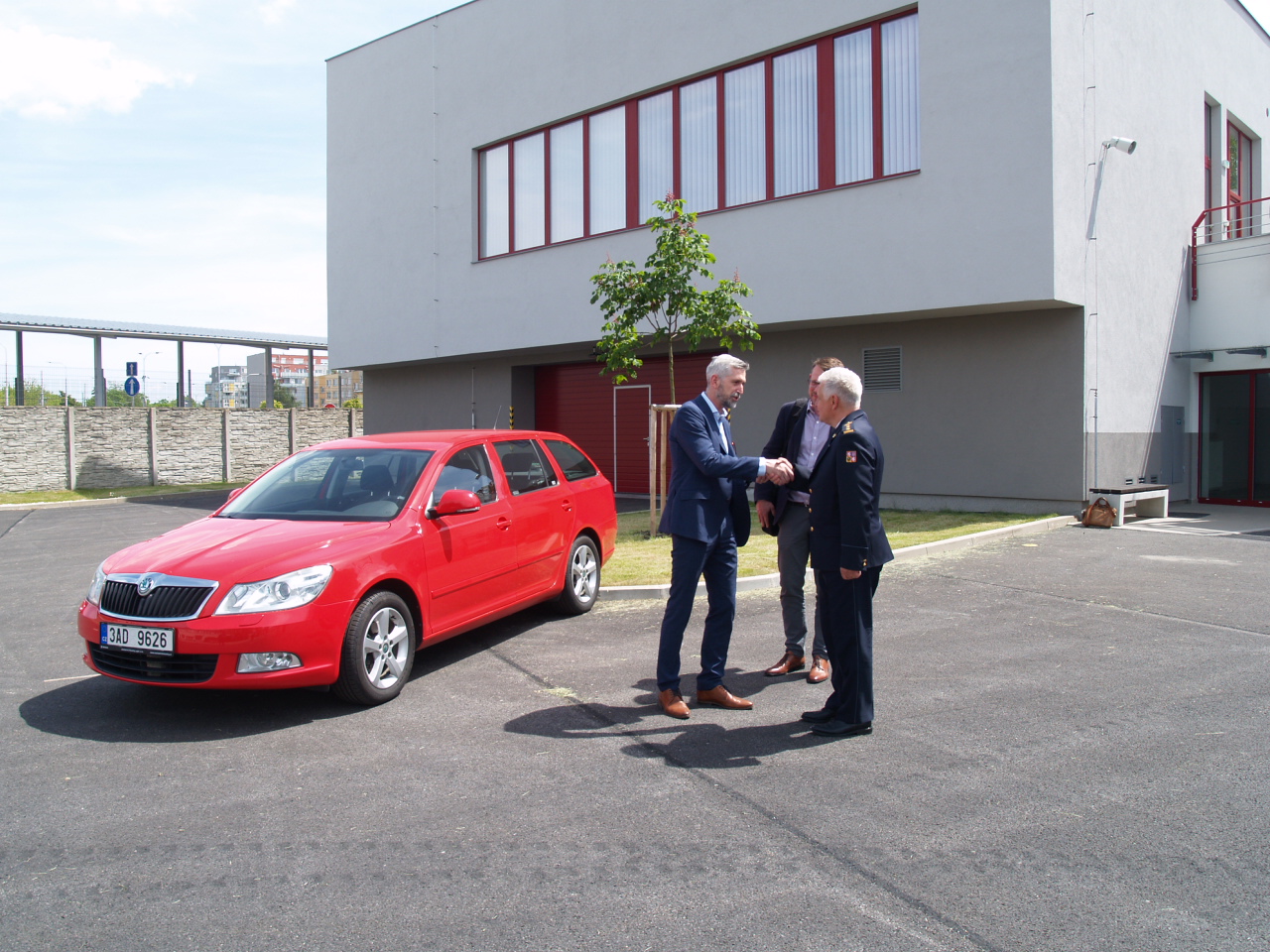 Předání OA a kompresoru od ČEZ, České Budějovice - 15. 6. 2021 (5).JPG