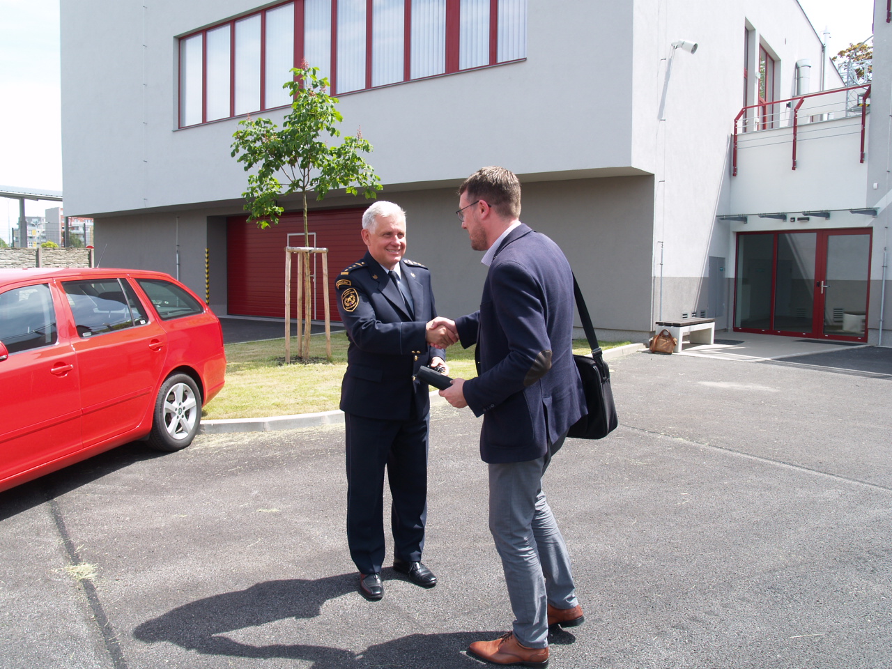 Předání OA a kompresoru od ČEZ, České Budějovice - 15. 6. 2021 (7).JPG