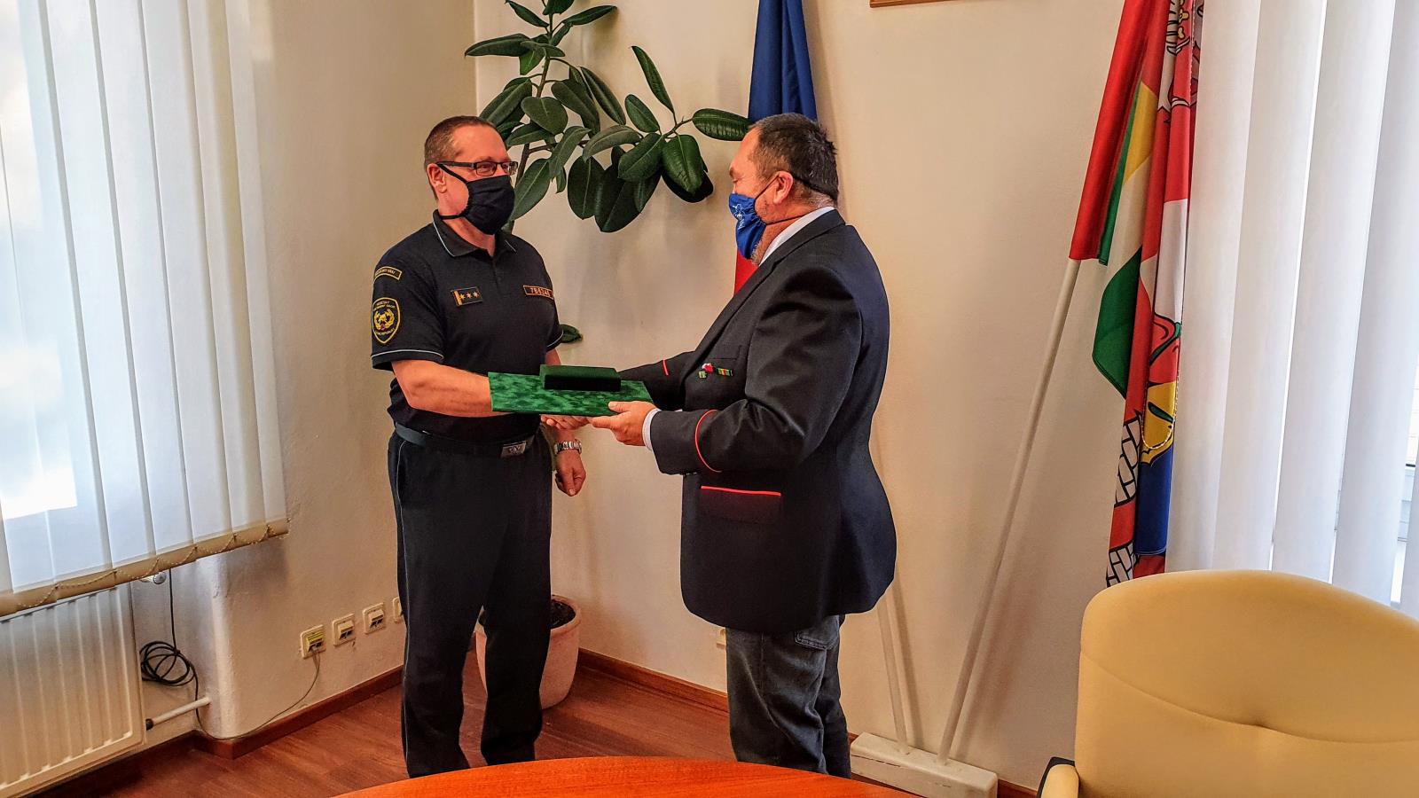 Předání medaile ZZS JčK, České Budějovice - 24. 11. 2020 (2).jpg