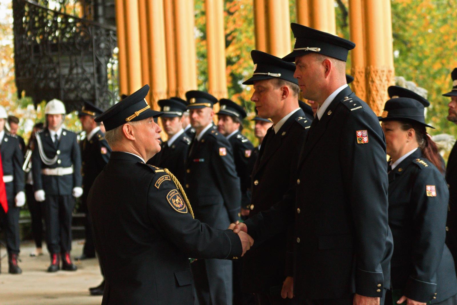 Předání medailí HZS ČR, Hluboká nad Vltavou - 25. 10. 2016 (26).jpg