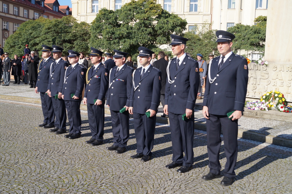 Předávání medailí na Masarykové nám. dne 28.10.14 (4).JPG