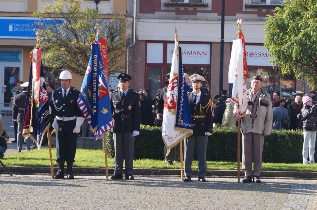 Předávání medailí na Masarykové nám. dne 28.10.14.JPG