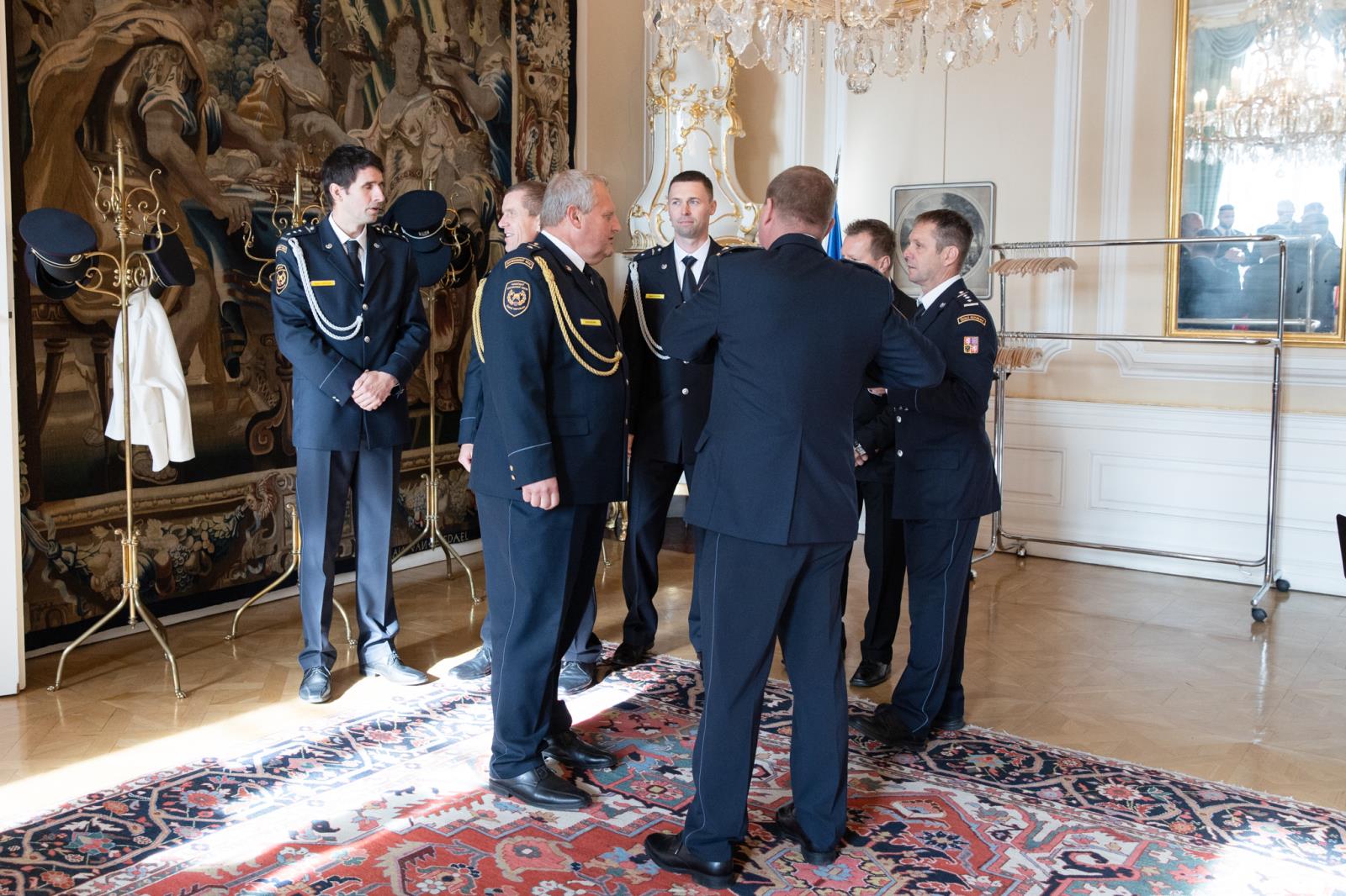 Prezident republiky předal ocenění Zlatý záchranářský kříž