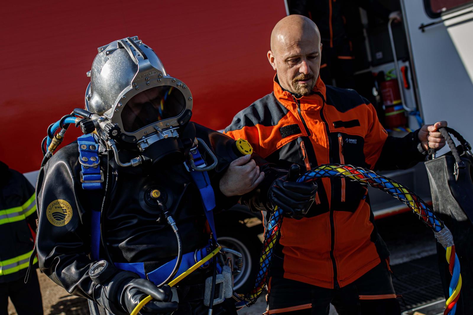 Přilbové potápění HZS KHK (31).jpg