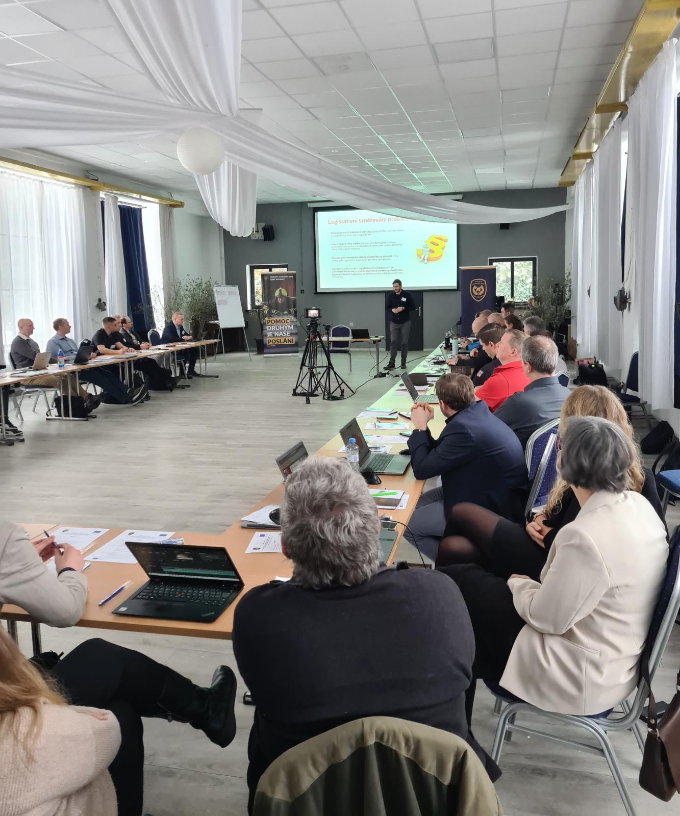 Seminář věnovaný akčnímu plánu pro zavádění systémů včasné detekce lesních požárů v ČR.jpg