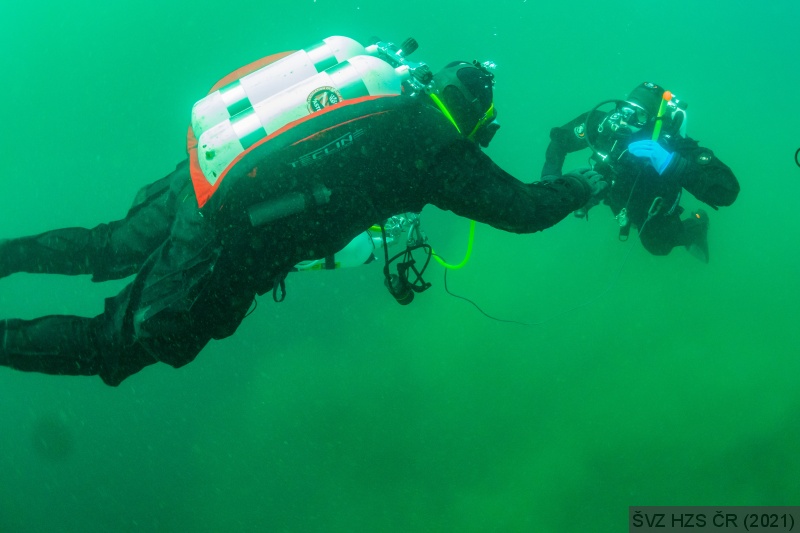 Sestup do hloubky 30 metrů.jpg
