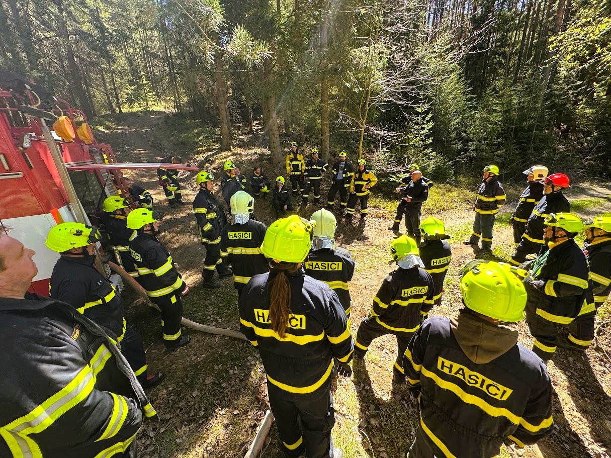 Školení JSHDO - lesní požáry, Dačice (10).jpg
