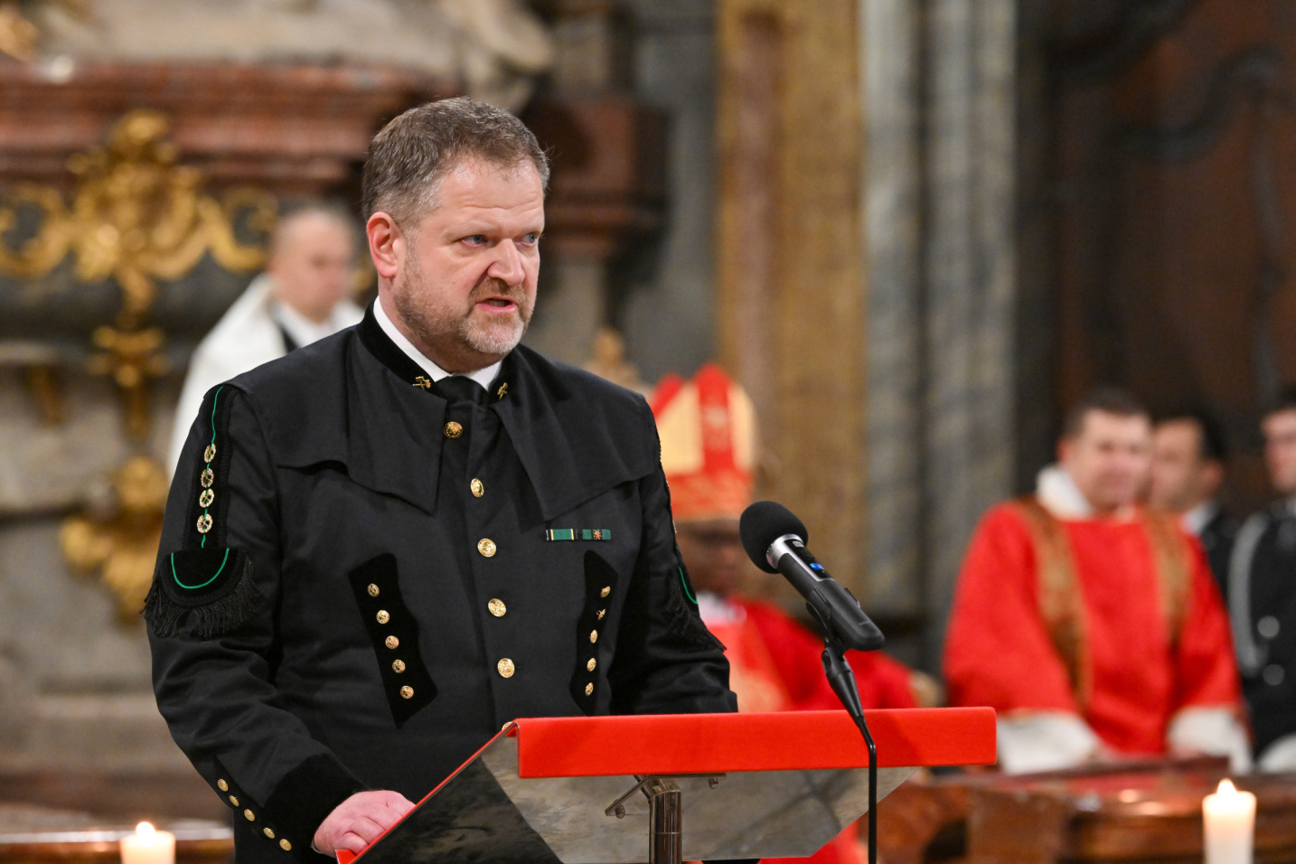 Slavnostní mše ke cti sv. Barbory v chrámu sv. Mikuláše v Praze na Malé Straně
