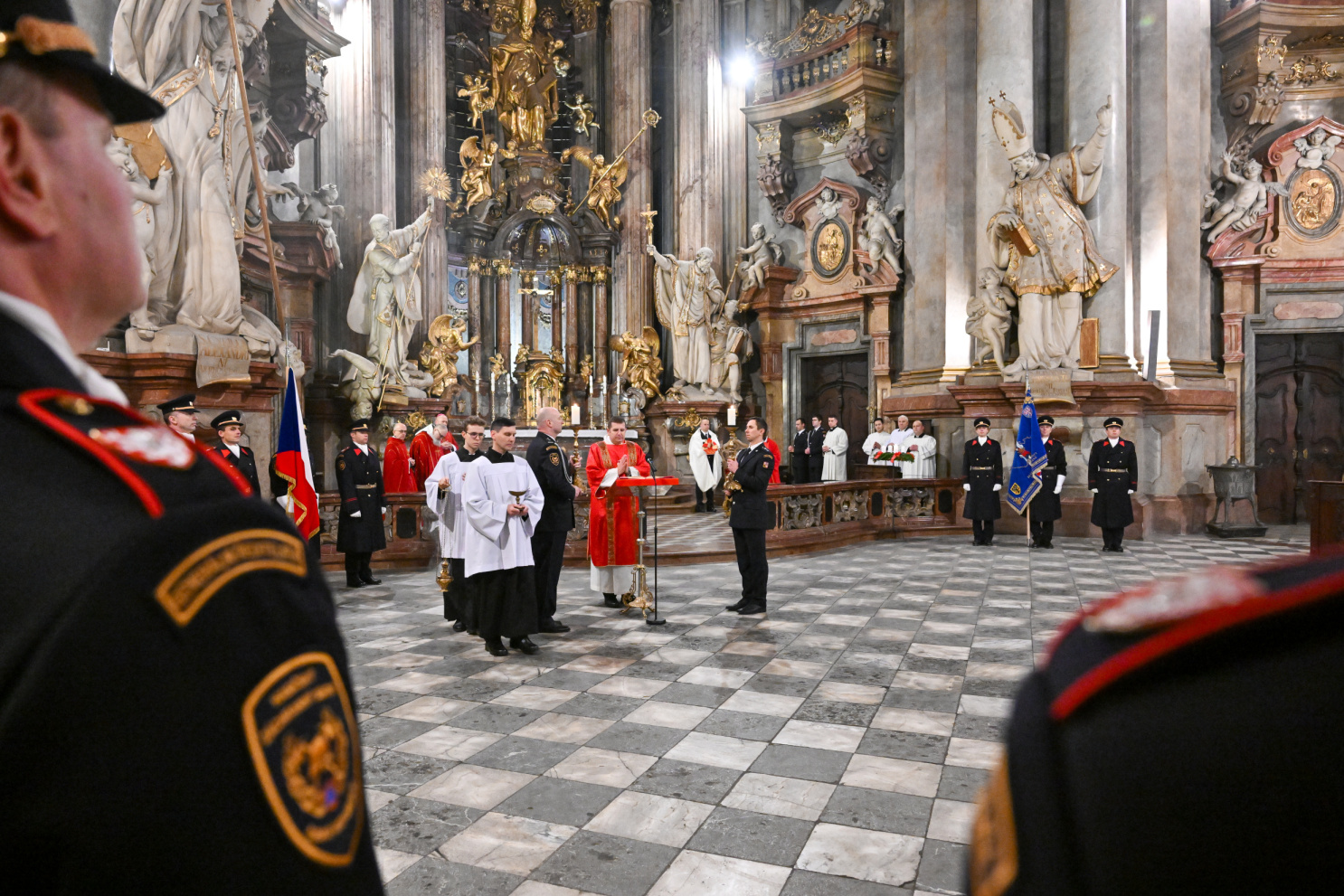 Slavnostní mše ke cti sv. Barbory v chrámu sv. Mikuláše v Praze na Malé Straně