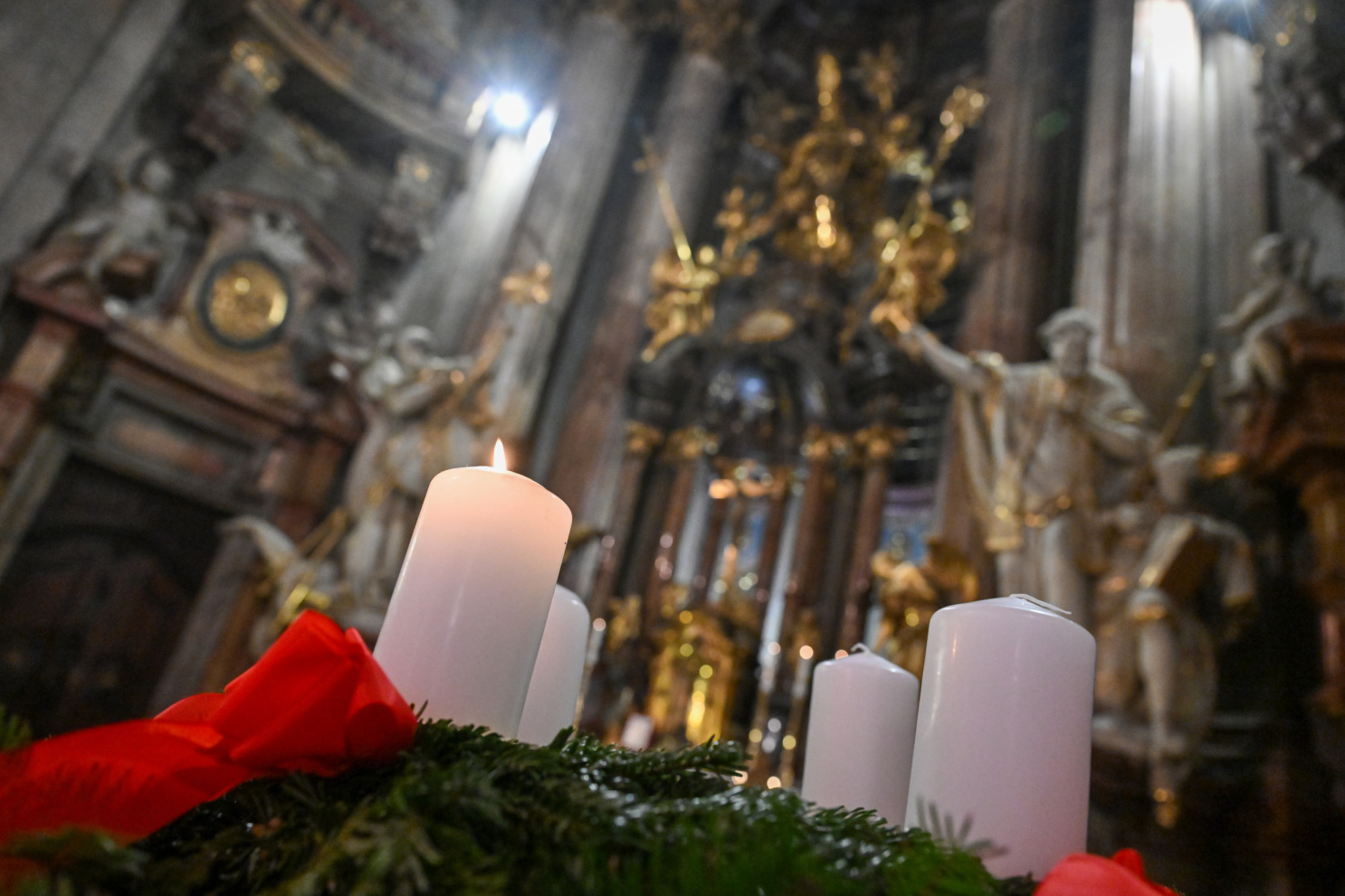 Slavnostní mše ke cti sv. Barbory v chrámu sv. Mikuláše v Praze na Malé Straně