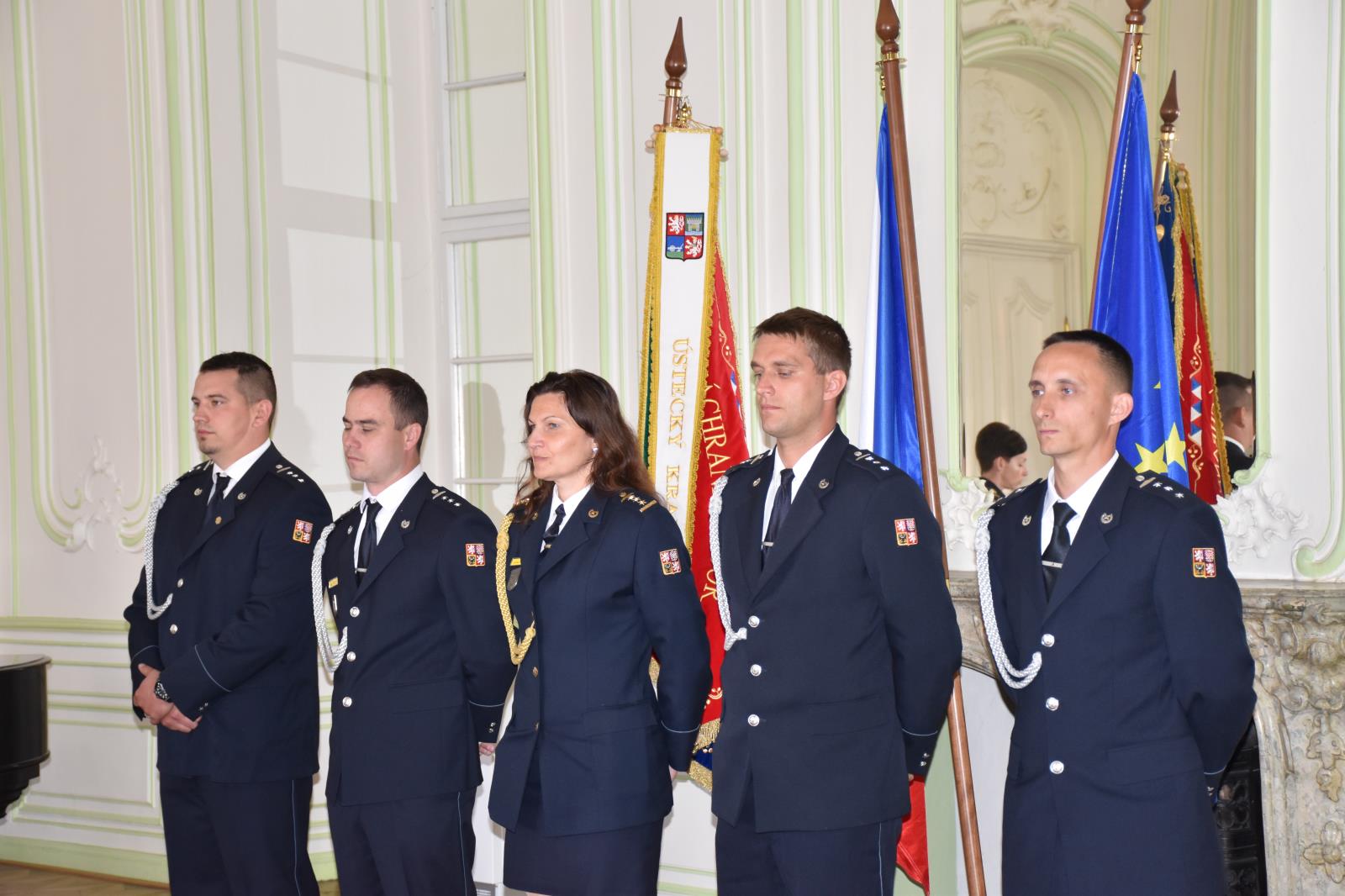 Slavnostní předání služebních medailí Za věrnost II. a III. stupně