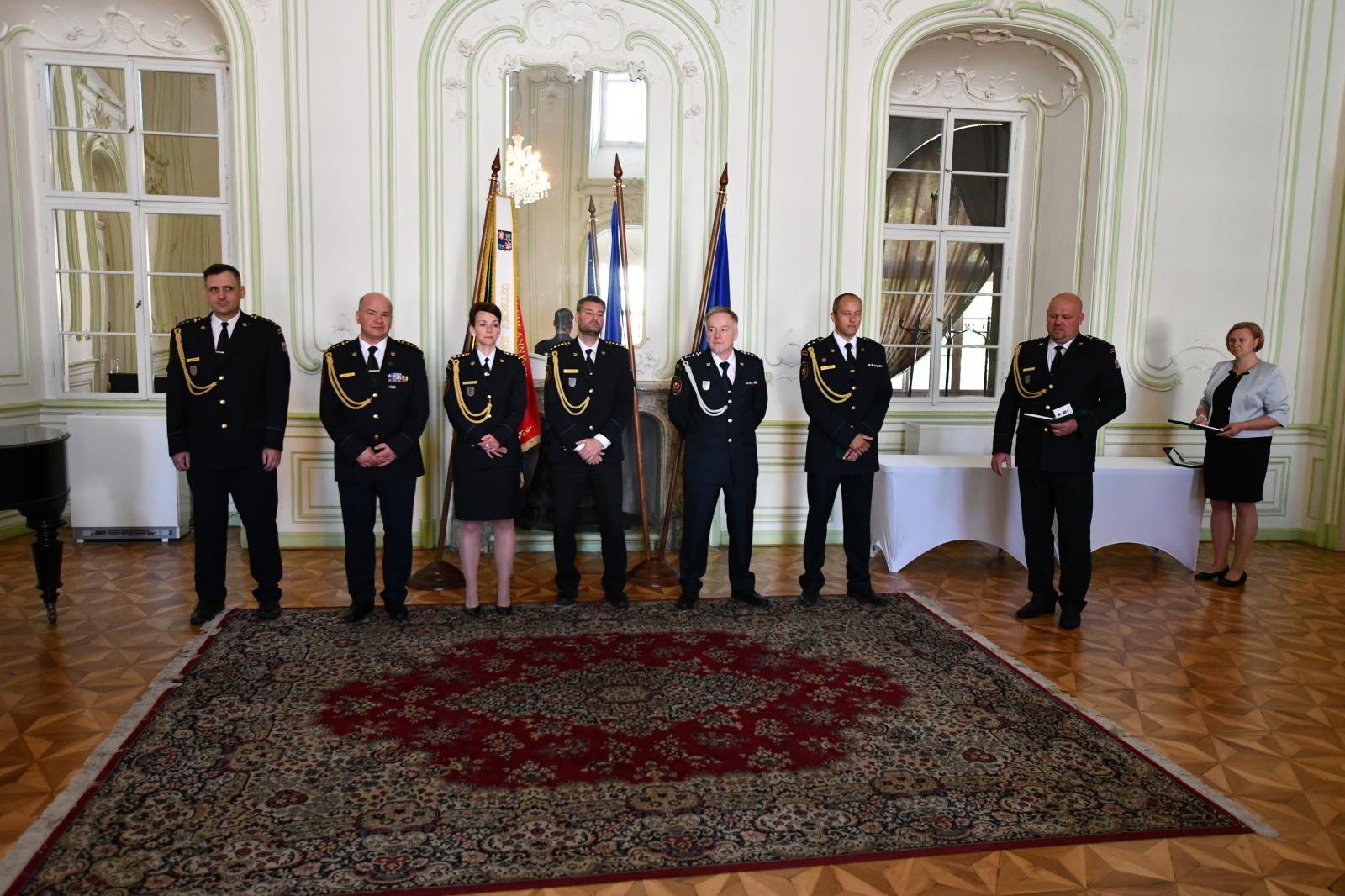 Slavnostní předání služebních medailí Za věrnost II. a III. stupně