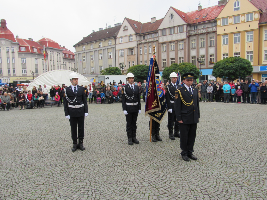 Slavnostní předávání medailí 28.10.15 (2).JPG