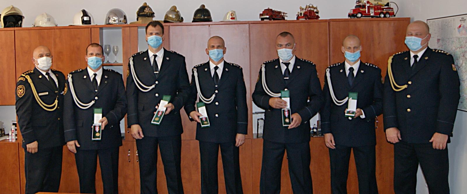 Služební medaile UO Chomutov (6).JPG
