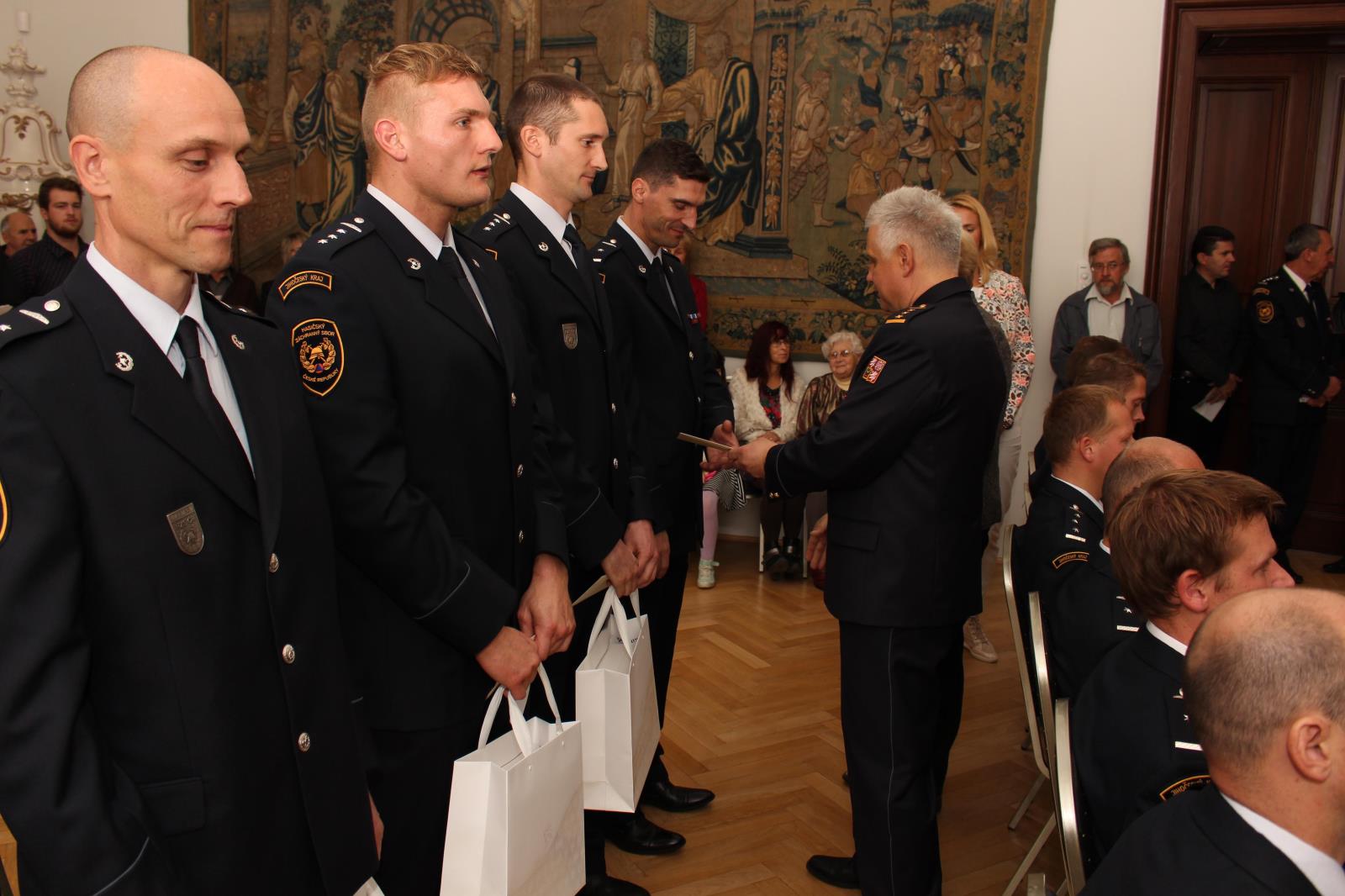 Služební slib, předání medailí, ocenění sportovců, České Budějovice - 25. 10. 2017 (37).JPG