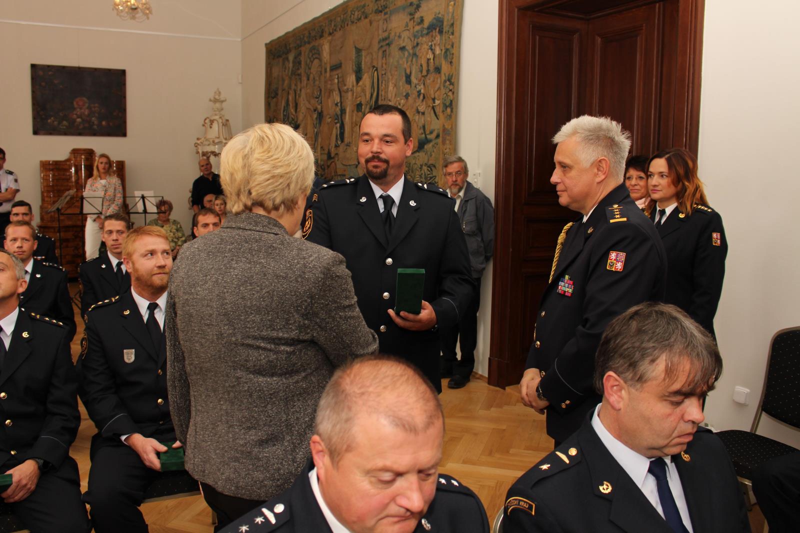 Služební slib, předání medailí, ocenění sportovců, České Budějovice - 25. 10. 2017 (25).JPG