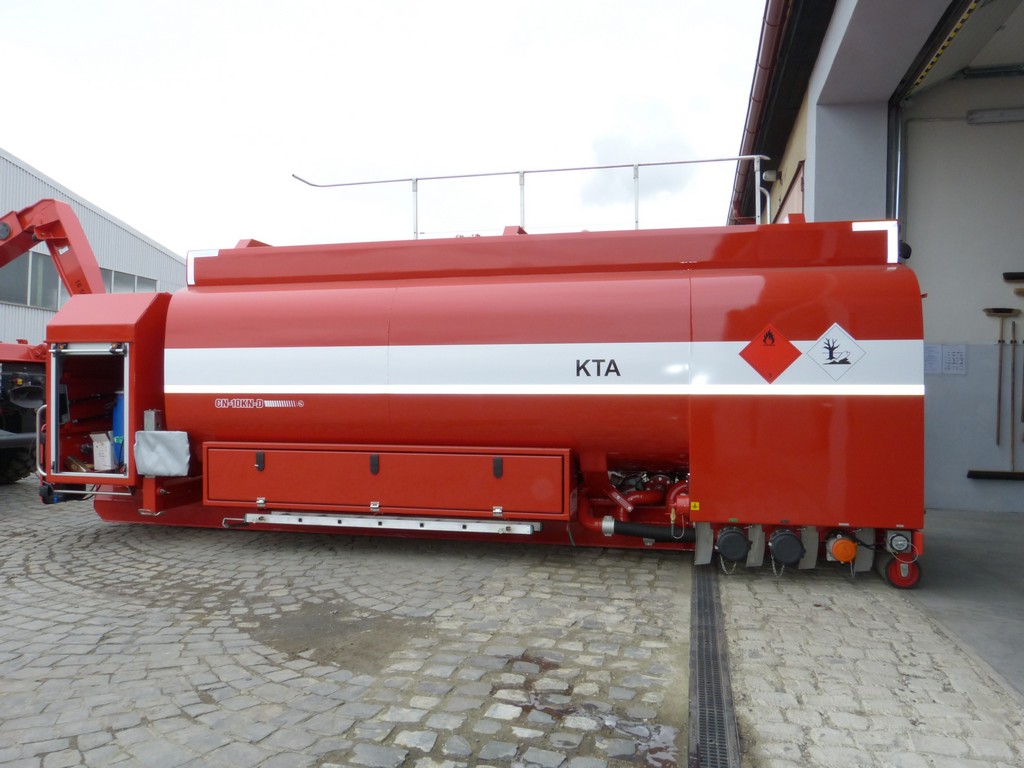 Tankovací kontejner (1).JPG