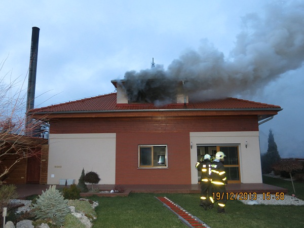 Tragicky pozar RD v Opave 2013_12_19 Tragicky pozar RD v Opave 01.jpg