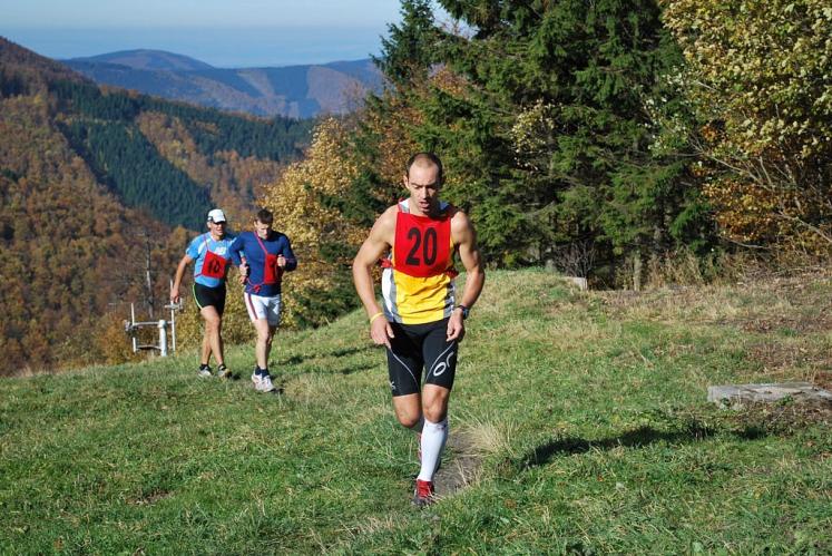 Martin Trojan při zdolávání náročného terénu. Foto: Požáry.cz