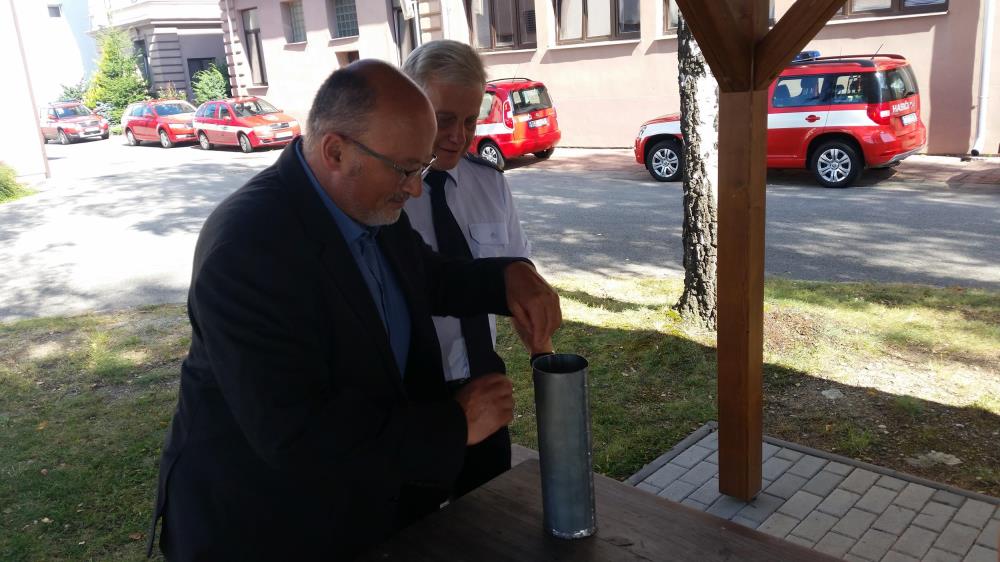 Uložení schránky do věžičky - 24. 8. 2016 (8).jpg