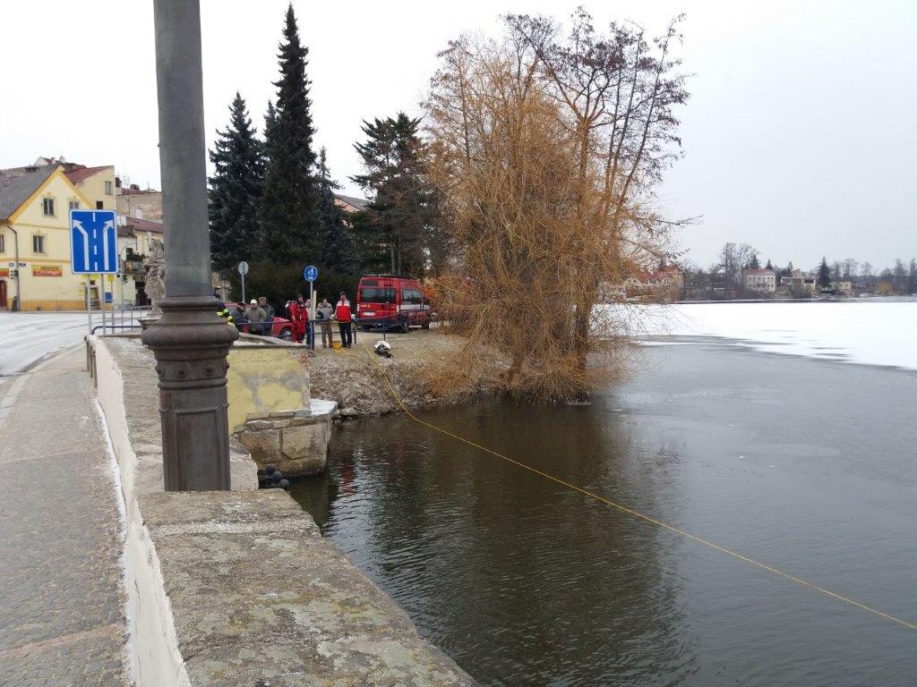 Uvolnění odtoku Vajgaru, Jindřichův Hradec - 20. 3. 2018 (2).jpg