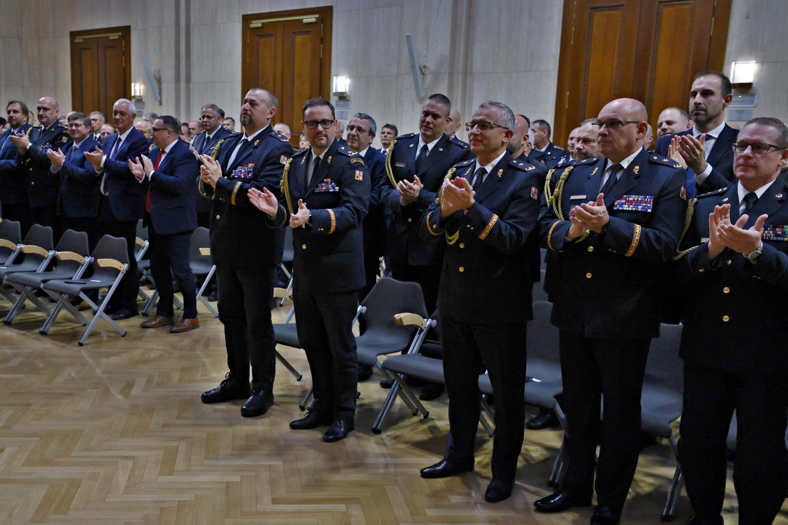 V Kongresovém centru České národní banky byly uděleny medaile HZS ČR