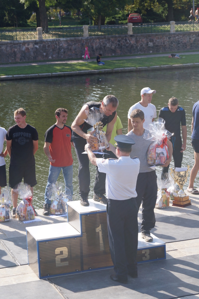 Vítězové ve výstupu na věž nad 35 let.JPG