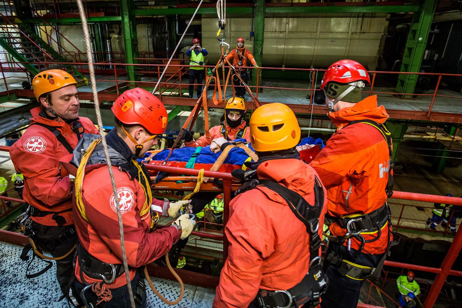 Výcvik lezců - cukrovar Č. Meziříčí (13).jpg