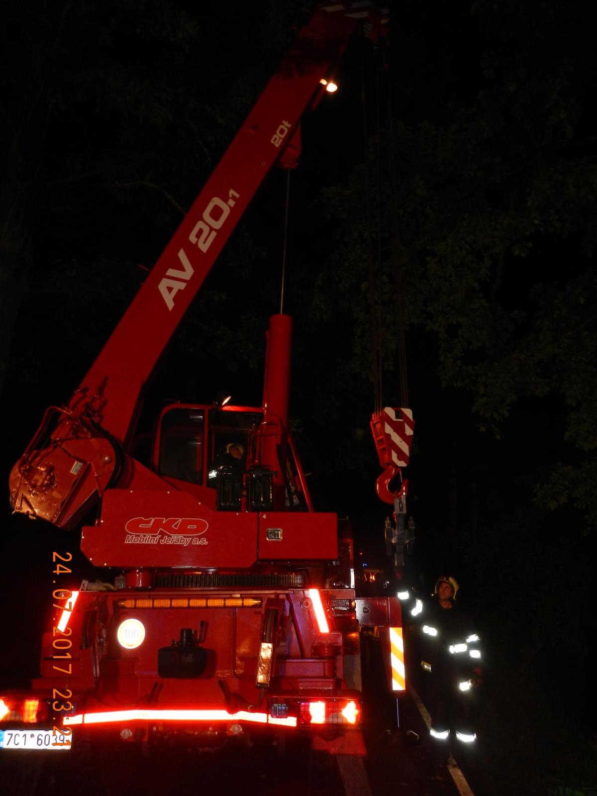 Vyproštění OA z rybníka, Turovec - 24. 7. 2017 (1).JPG