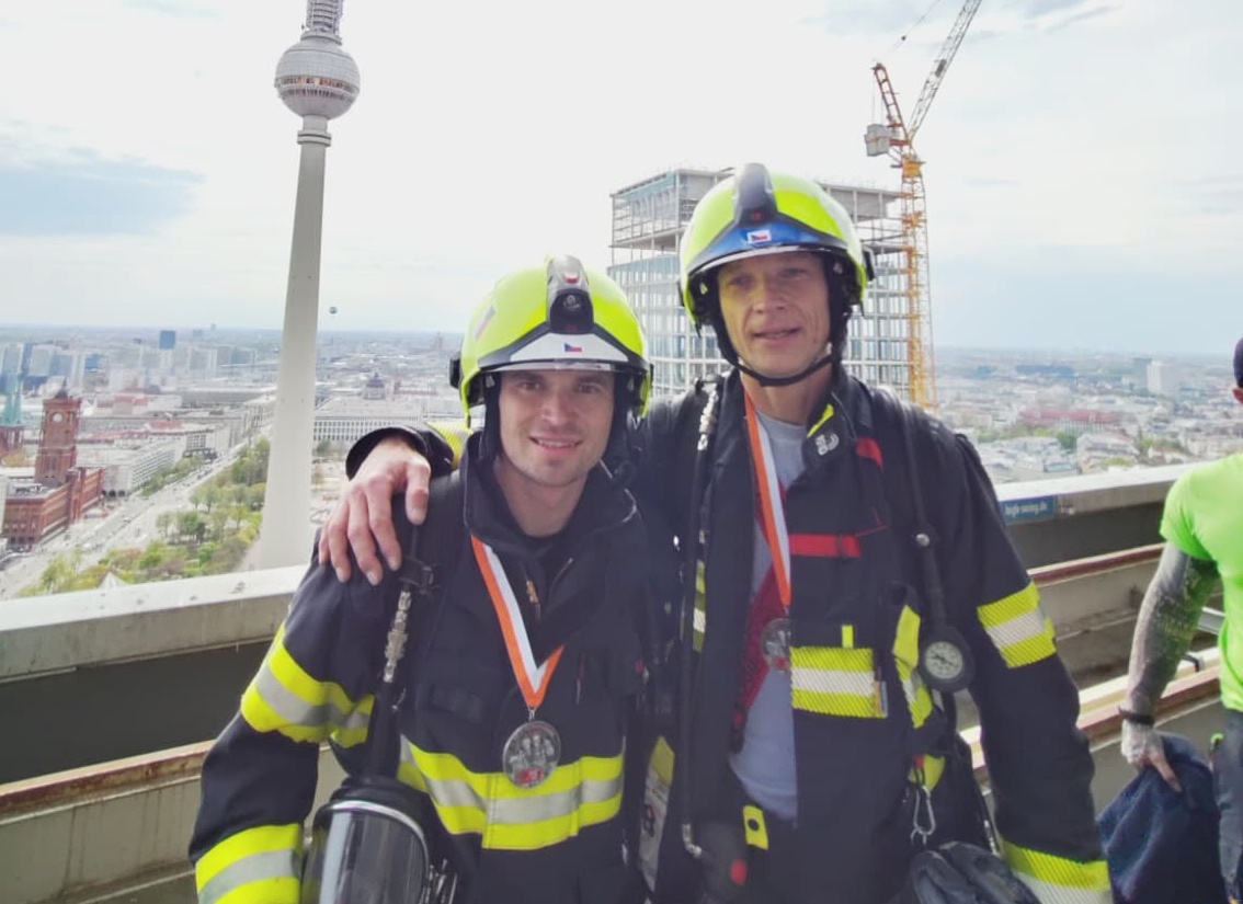 Jabloneckým profesionálním hasičům se tvrdý a pilný trénink vyplatil, opět získali zlaté medaile, navíc ještě vylepšili loňský čas o dalších 6 sekund!