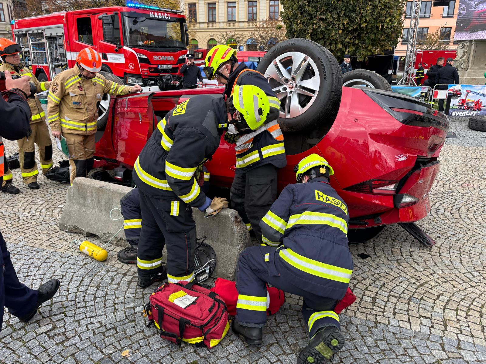 XI. Mistrovství HZS ČR ve vyprošťování u dopravních nehod (2).jpg