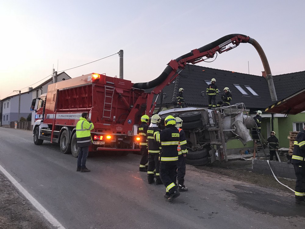 Z - DN domichavače - odčerpávání sacím bagrem - Kyšice PLK - 24.3.2018 (ZR-Z) (2).JPG