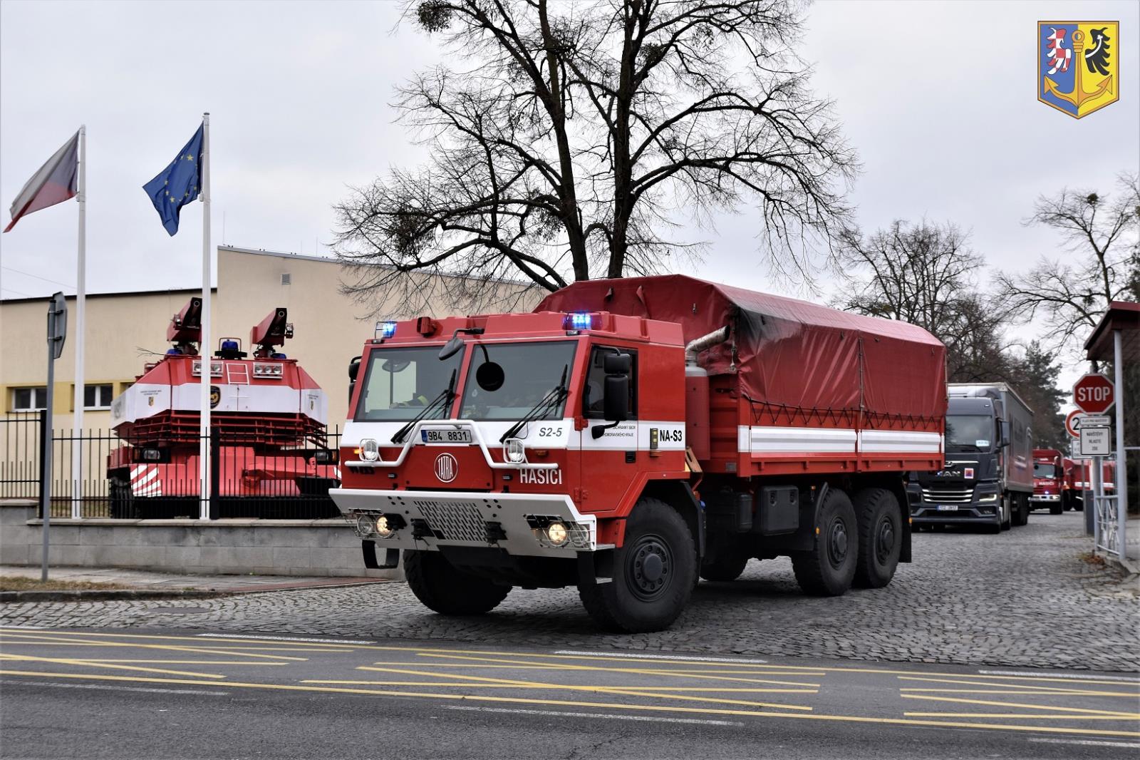 ZÚ HZS ČR_humanitární pomoc pro Ukrajinu_odjezd konvoje_ (2).jpg