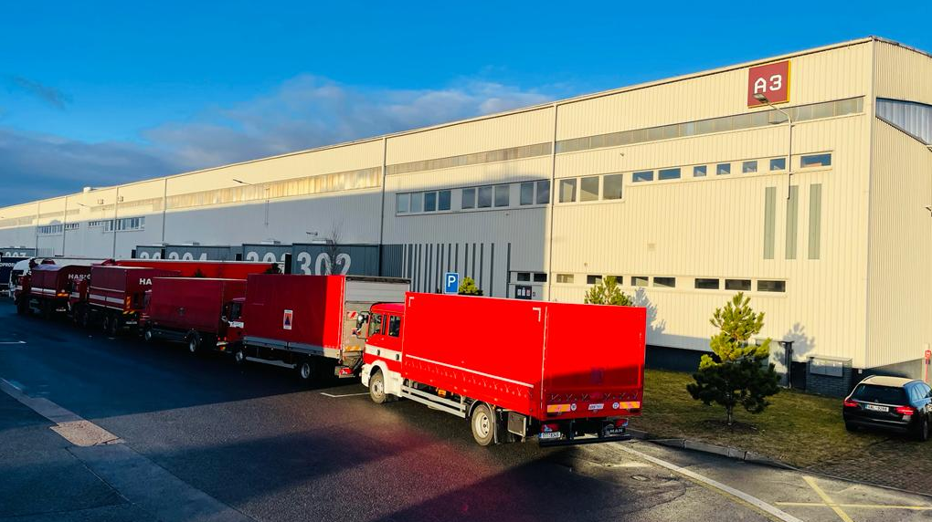 ZÚ_nakládka testů ve skladu CTPark Prague airport v Kněževsi_2.png