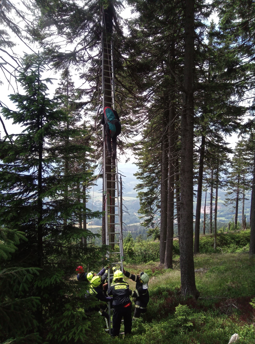 Záchrana paraglidisty, Černá Hora (2).jpg