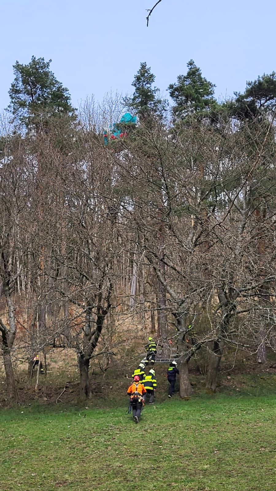 Záchrana paraglidisty Kozákov